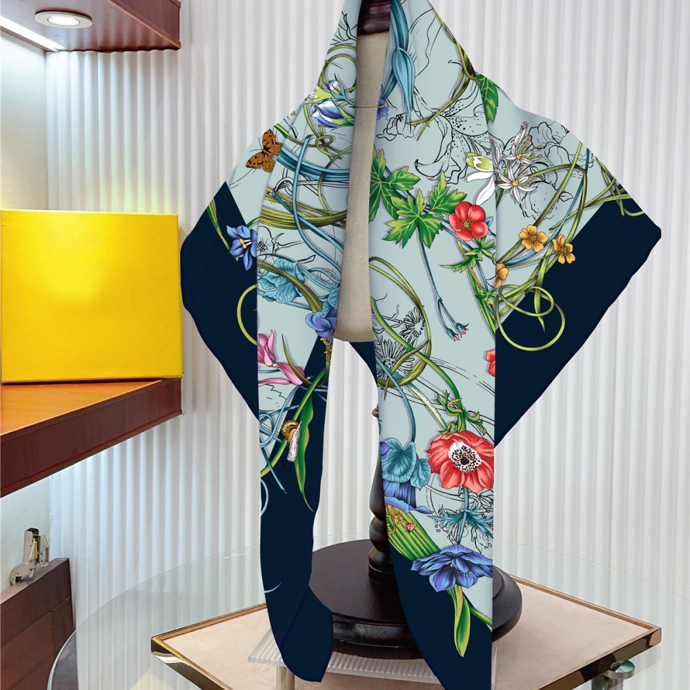 Bufanda de seda con estampado  - Silk Neck Scarf reseña y precio